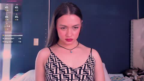 Snapshot of valen_thompson chatting on December 15, 3:56 am IG-valen mendoza99  twitter valenthompson99 online show from December 15, 3:56 am