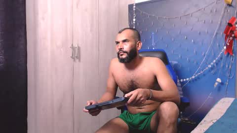 Valentine online show from December 6, 6:00 pm