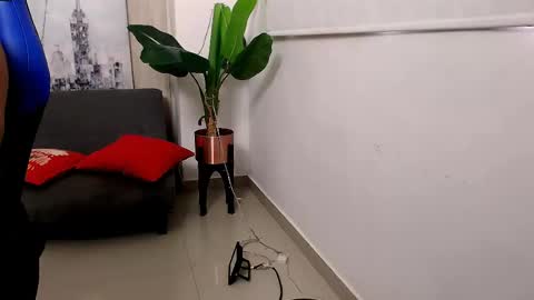 Valentine online show from December 7, 11:45 am