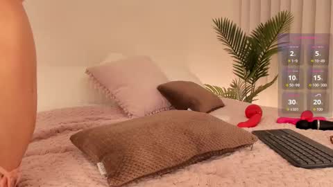 VALENTINA  online show from November 26, 12:30 am