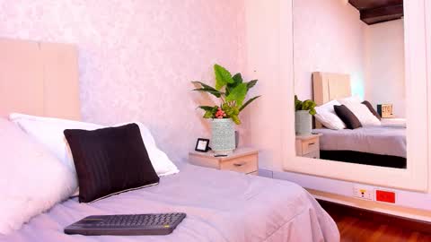 valentinarivers online show from February 28, 1:37 pm