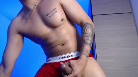 VALENTINO online show from December 1, 10:52 pm