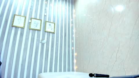 valenvilla online show from February 24, 4:38 am