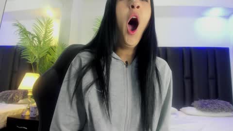 valeri_tafur online show from October 24, 11:11 am