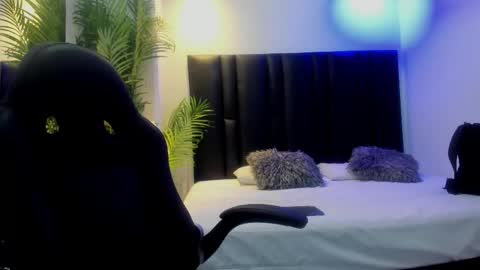 valeri_tafur online show from November 7, 11:01 am