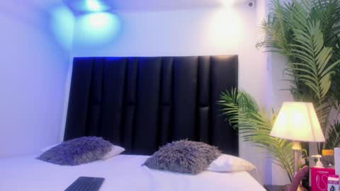 valeri_tafur online show from December 2, 11:08 am