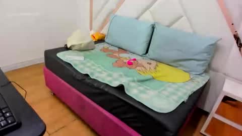 valeria_gil_ online show from March 11, 10:57 pm