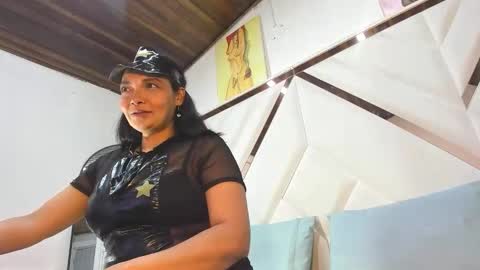 valeria_gil_ online show from April 17, 3:42 am