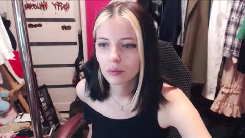 ValeriaXKiss online show from March 11, 6:30 pm