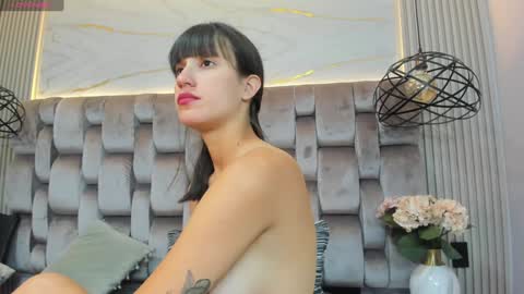 Valerie Jones online show from January 22, 3:40 pm