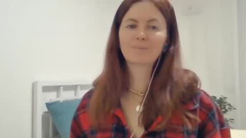 Snapshot of valerie_rose777 chatting on March 2, 6:40 pm valerie_rose777 online show from March 2, 6:40 pm