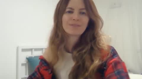 Snapshot of valerie_rose777 chatting on October 30, 8:20 pm valerie_rose777 online show from October 30, 8:20 pm