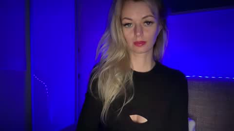 Valerie  online show from February 6, 8:00 pm