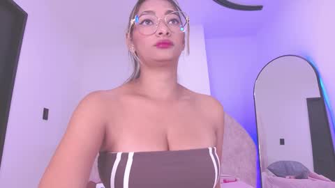 Valeryn online show from December 3, 3:07 am