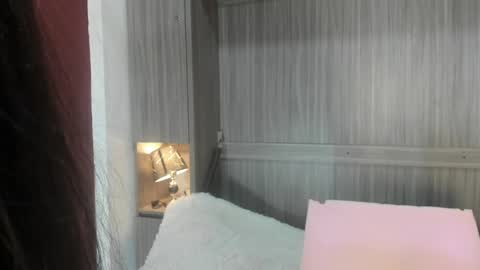 valerymeyerr online show from April 14, 12:19 pm