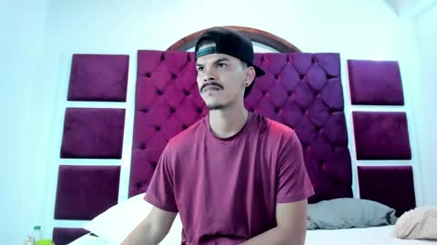 Valery Stonne  online show from September 28, 7:01 pm