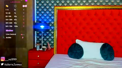 Valerie Val V online show from October 31, 11:05 pm