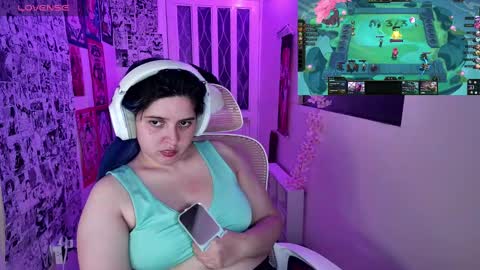 Snapshot of vallolet1_ chatting on September 21, 12:03 am Im Violet online show from September 21, 12:03 am