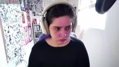 Snapshot of vallolet1_ chatting on October 13, 5:59 pm Im Violet online show from October 13, 5:59 pm