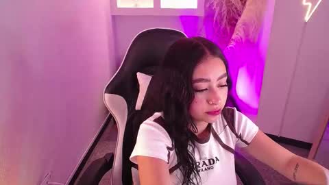 vallolett__ online show from March 2, 7:09 pm