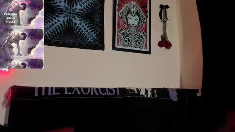 david guzman i model independenthelp me with a thumbs up online show from February 12, 3:43 am