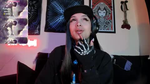 david guzman i model independenthelp me with a thumbs up online show from February 14, 4:04 am