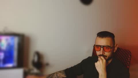 vanderheyl online show from October 22, 5:32 am