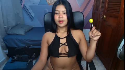 vane_latin18 online show from April 2, 8:16 pm