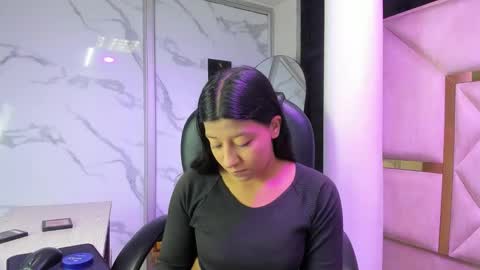 Vane online show from April 1, 2:47 pm