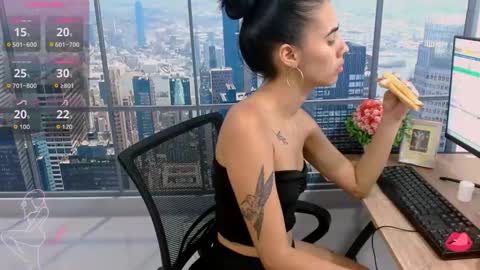 VANESA online show from November 6, 2:20 pm