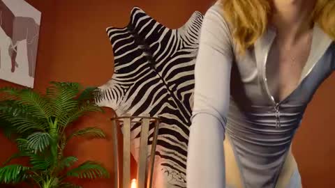 Snapshot of vanessa__ray chatting on October 14, 2:31 pm Vanessa online show from October 14, 2:31 pm