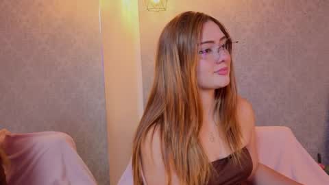 vanessa_foxyy online show from July 4, 7:06 pm