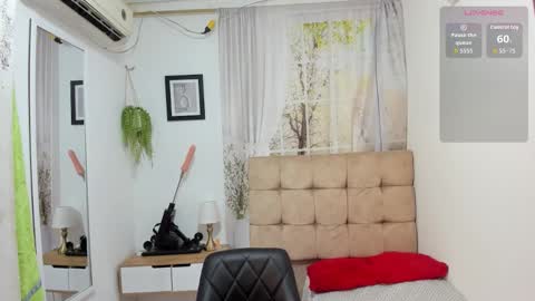 vanessa_jenner online show from February 18, 1:49 am