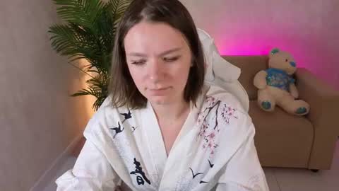 kira online show from June 10, 9:08 am