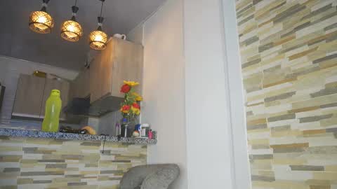 Vanessa Novvoa online show from December 16, 8:15 pm