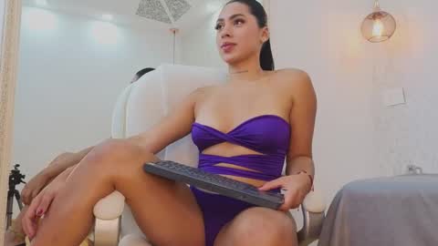 Snapshot of vanessa_rain_ chatting on October 20, 8:36 pm Vanessa online show from October 20, 8:36 pm