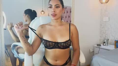 Snapshot of vanessa_rain_ chatting on October 3, 8:50 pm Vanessa online show from October 3, 8:50 pm