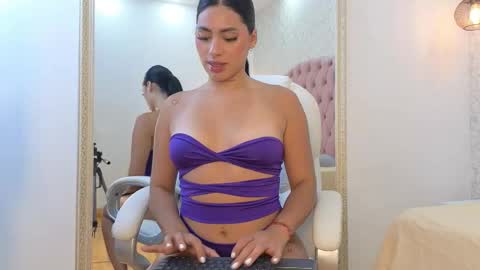 Snapshot of vanessa_rain_ chatting on October 11, 8:23 pm Vanessa online show from October 11, 8:23 pm