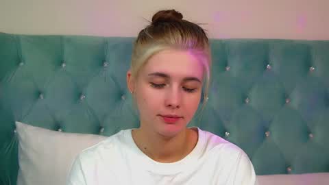 Vanessa online show from March 25, 6:31 am