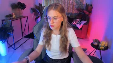 Snapshot of vanessamate chatting on October 6, 7:59 am Vanessa online show from October 6, 7:59 am