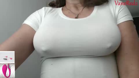 Vanesared2 online show from May 5, 11:05 am