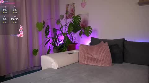 Snapshot of vanessavoxx chatting on March 8, 7:09 pm Vanessa online show from March 8, 7:09 pm