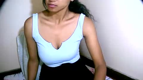 vanih27 online show from April 5, 8:28 pm