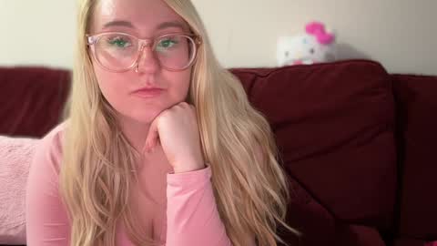 vanillapuddingpie online show from January 27, 3:58 am