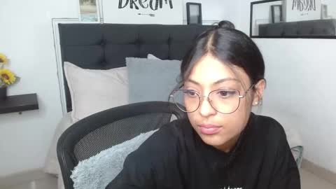Snapshot of vannesweet_ chatting on September 16, 10:46 pm vane online show from September 16, 10:46 pm