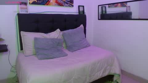 vane online show from November 25, 7:23 pm