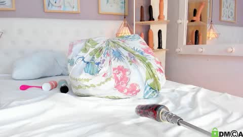 vannia smith  online show from November 21, 5:11 pm