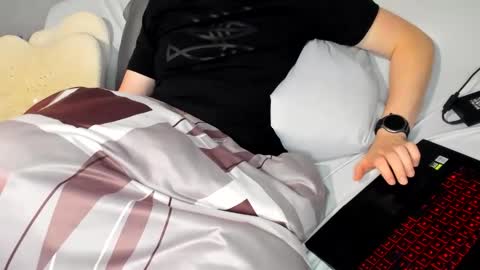 D online show from September 22, 9:30 pm