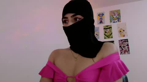 veiledamira01 online show from July 3, 11:31 pm