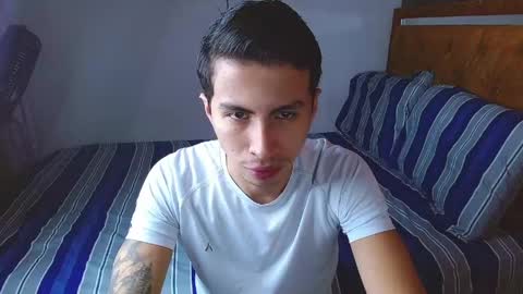 velk_hot1 online show from April 15, 12:41 pm